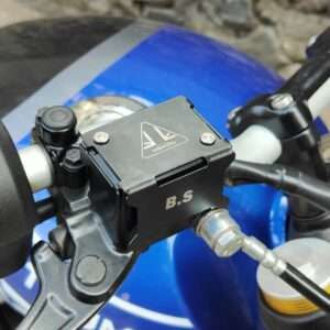 Stainless steel front master cylinder cap cover guard for Triumph Speed 400 (Black)